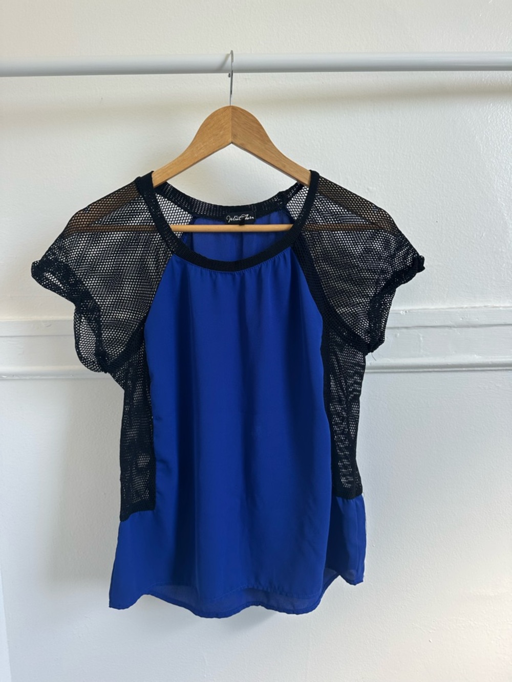 ✨3/$10✨ Urban Outfitters Royal Blue Top with Black Mesh Sleeves